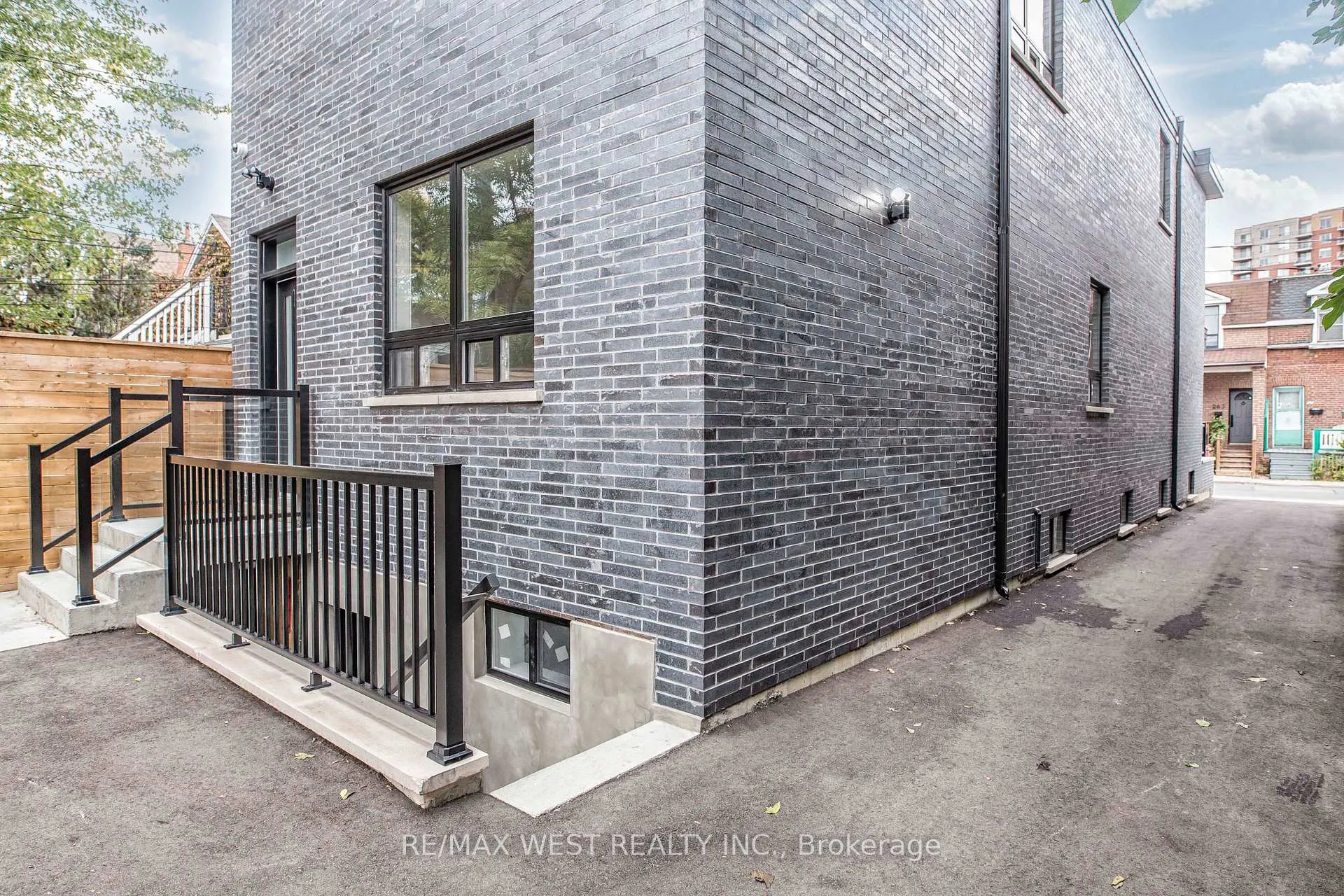 Photo 2 of Unit Lower, 268 Sterling Road, Toronto, Dufferin Grove — HOMEH