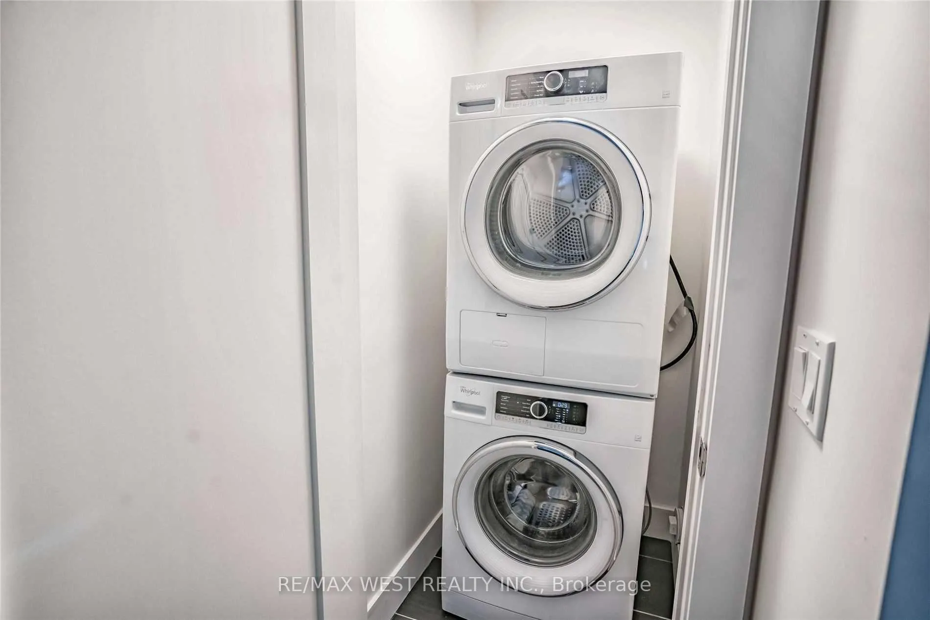 Photo 7 of Unit Lower, 268 Sterling Road, Toronto, Dufferin Grove — HOMEH