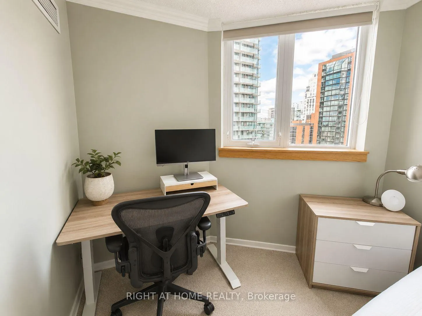 Photo 15 of Unit Ph12, 1055 Bay Street, Toronto, Bay Street Corridor — HOMEH