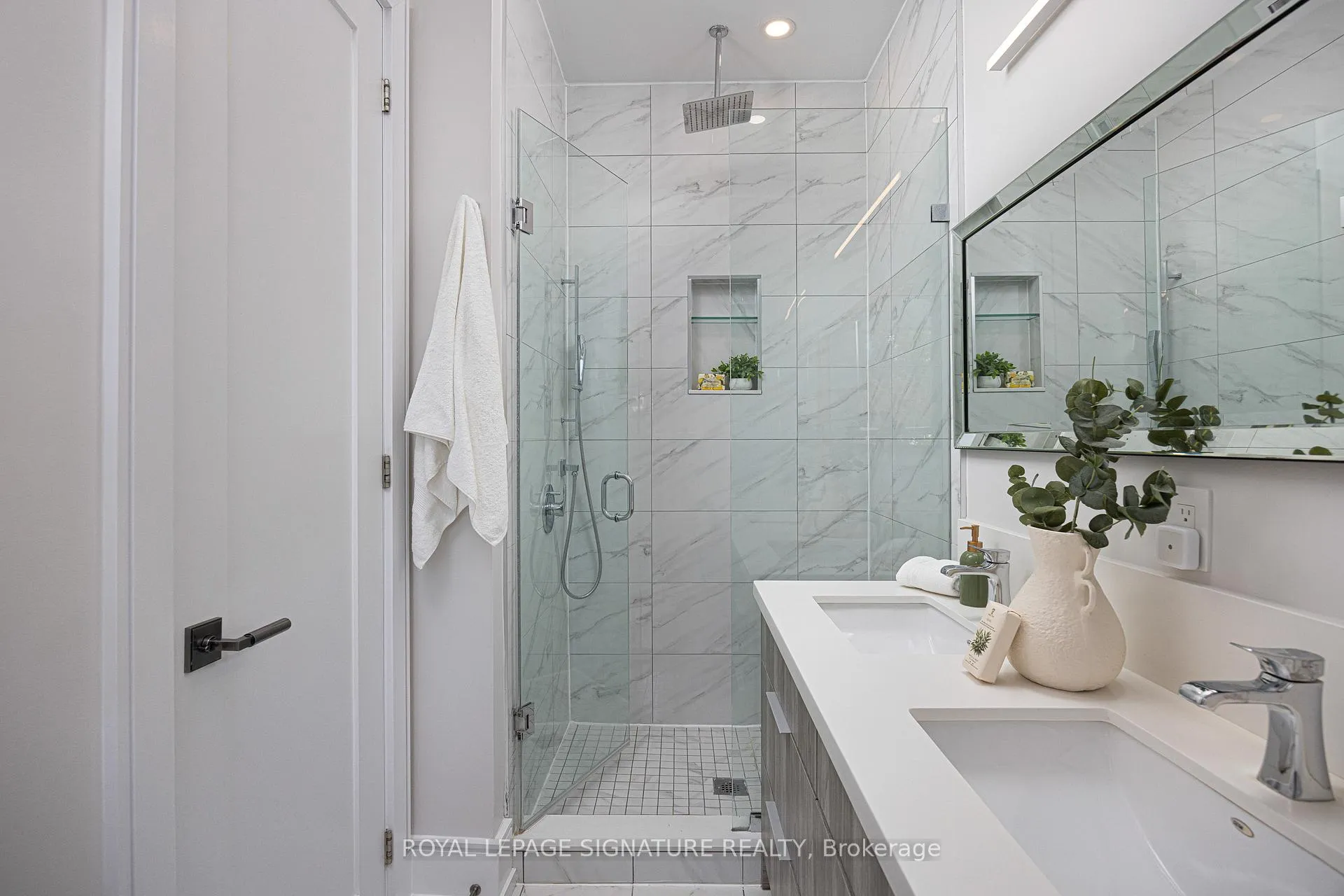 Photo 18 of 569 Craven Road, Toronto, Greenwood-Coxwell — HOMEH