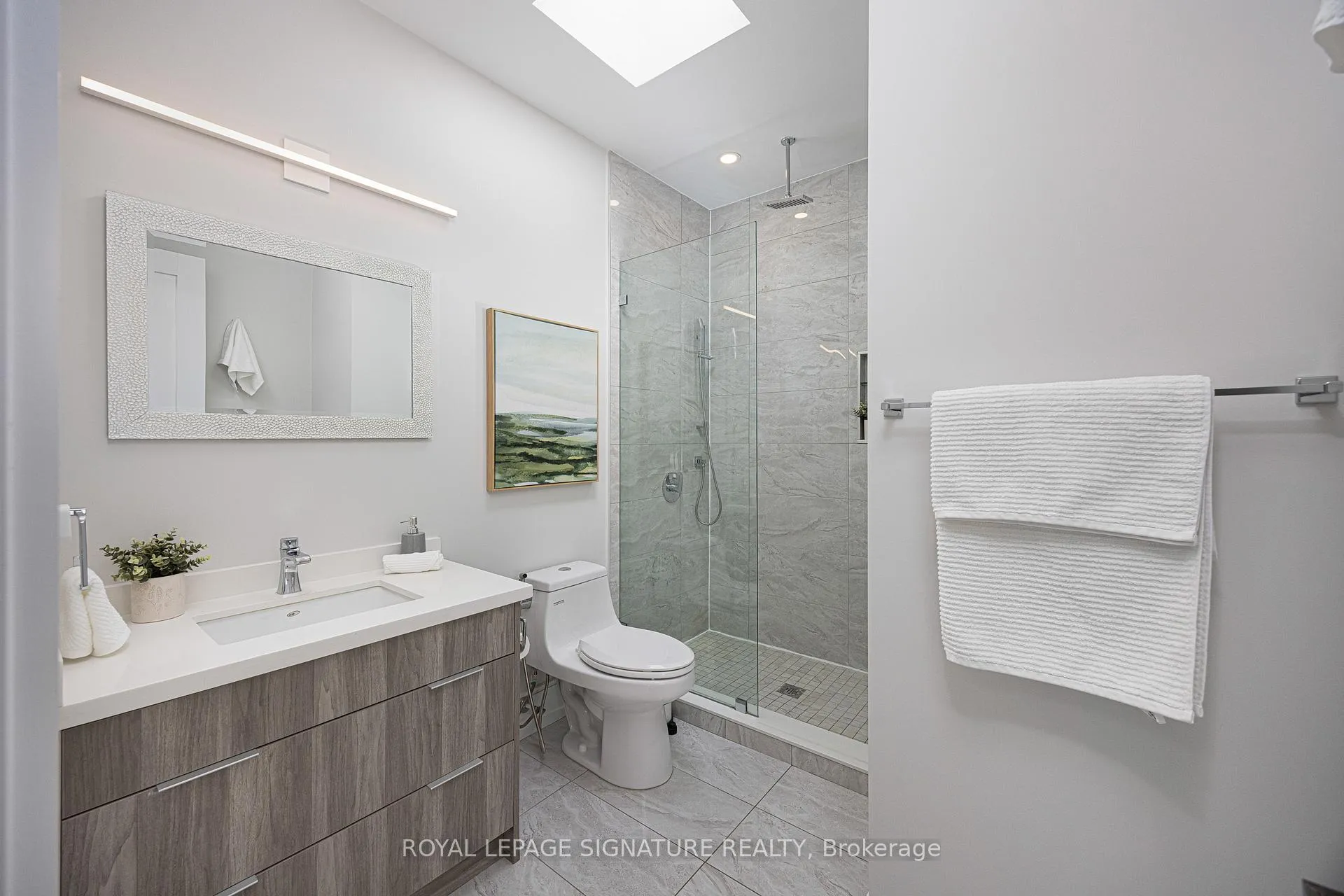 Photo 22 of 569 Craven Road, Toronto, Greenwood-Coxwell — HOMEH