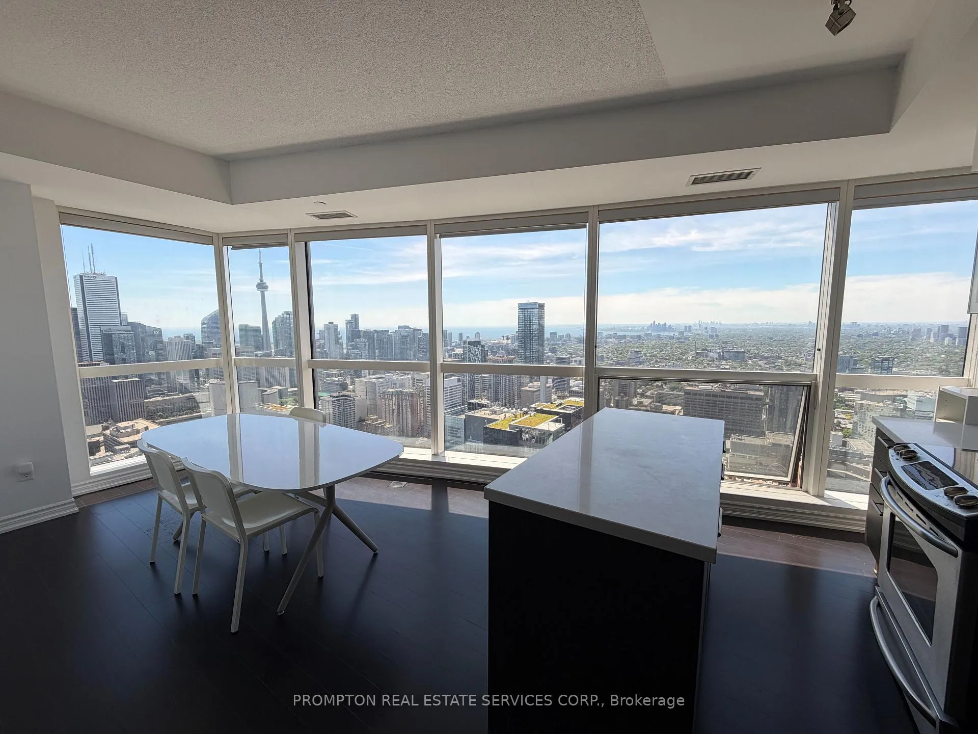 Photo 2 of Unit 5510, 386 Yonge Street, Toronto, Bay Street Corridor — HOMEH