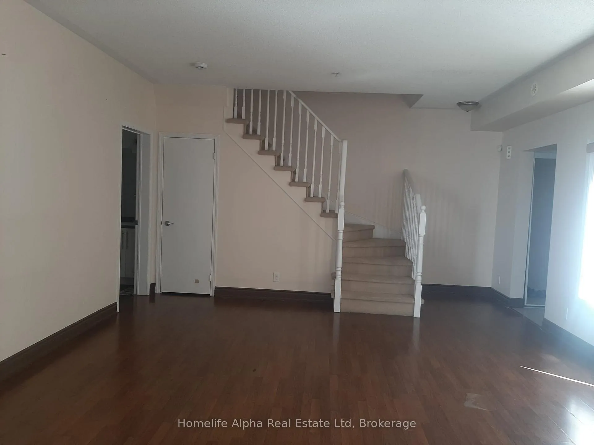 Photo 4 of Unit 104, 35 Richgrove Drive W, Etobicoke, Willowridge-Martingrove-Richview — HOMEH