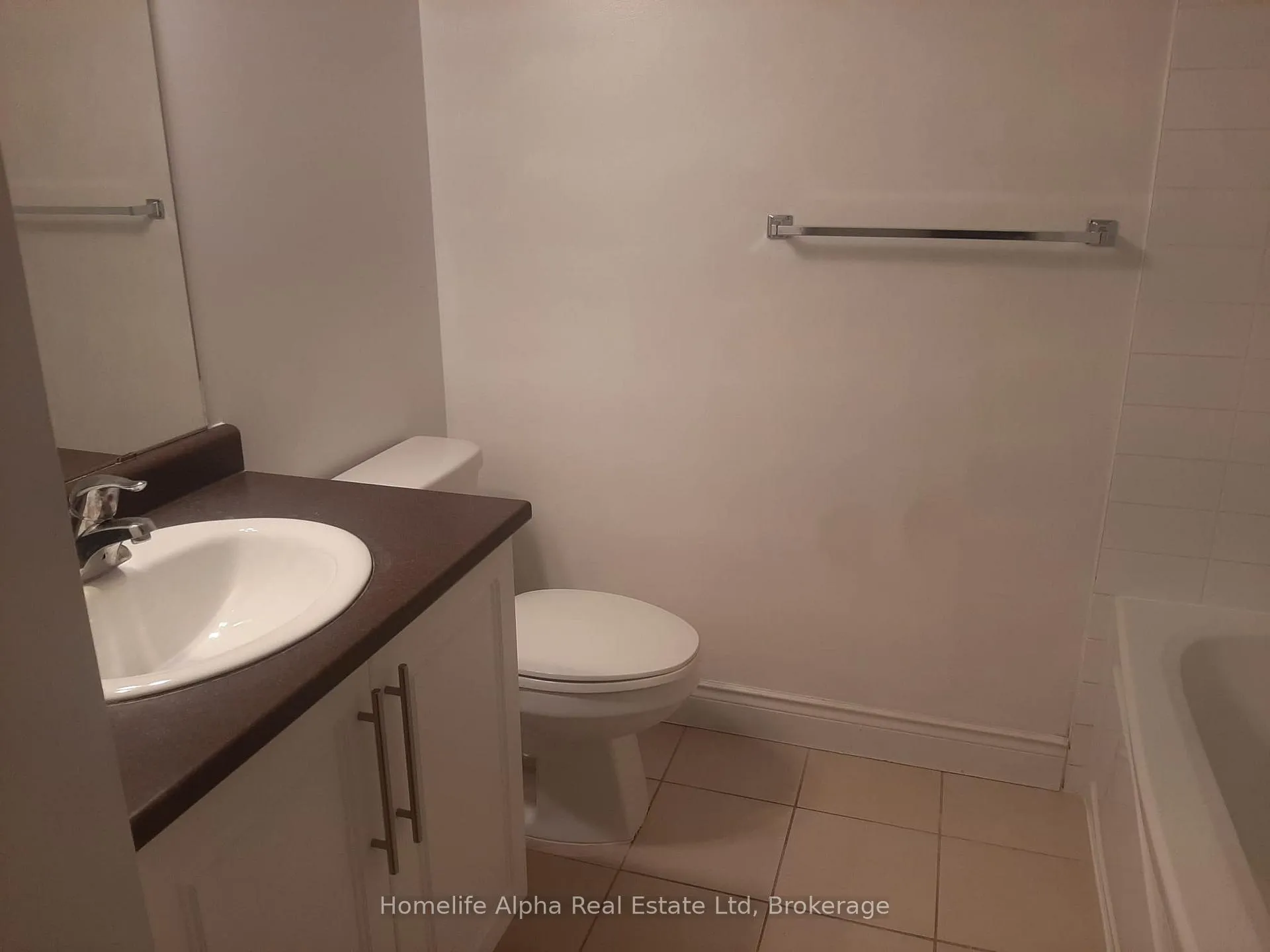 Photo 6 of Unit 104, 35 Richgrove Drive W, Etobicoke, Willowridge-Martingrove-Richview — HOMEH