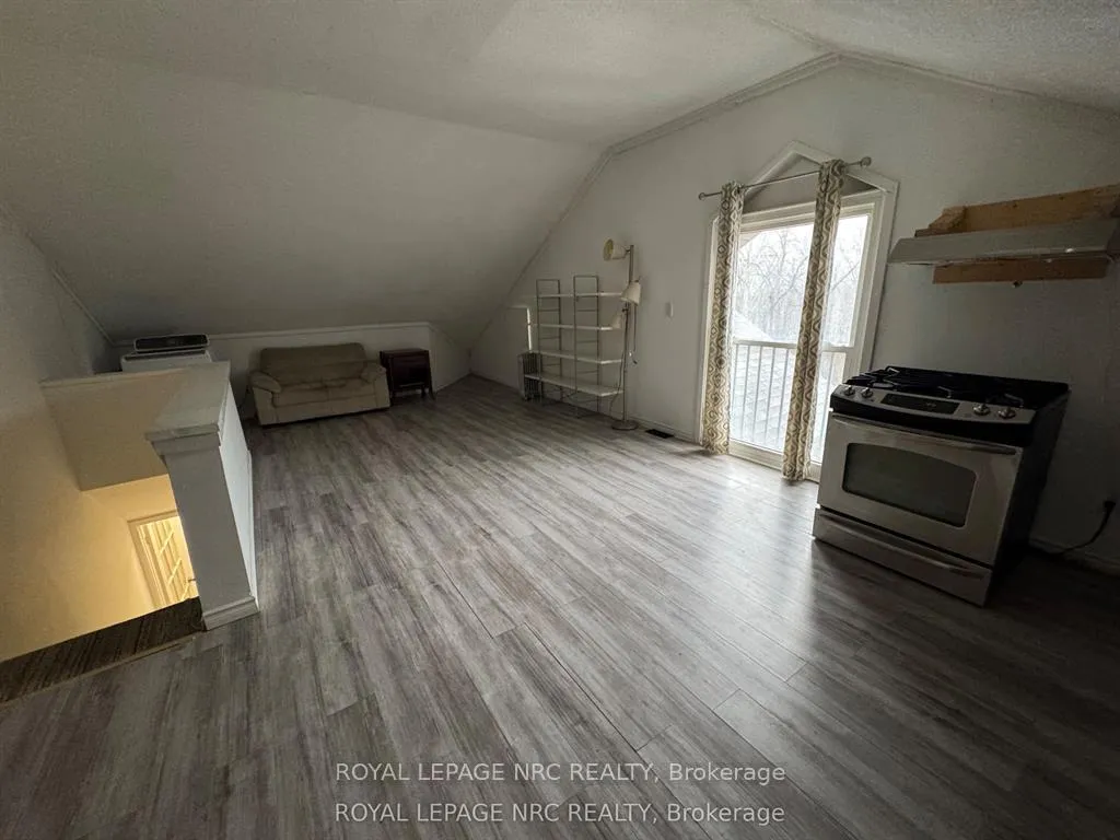 Photo 12 of 6 Pearl Ann Drive, St. Catharines, Glendale/Glenridge — HOMEH