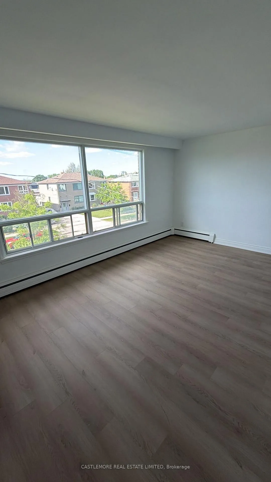 Photo 2 of Unit 4, 9 Allenby Avenue, Etobicoke, Elms-Old Rexdale — HOMEH