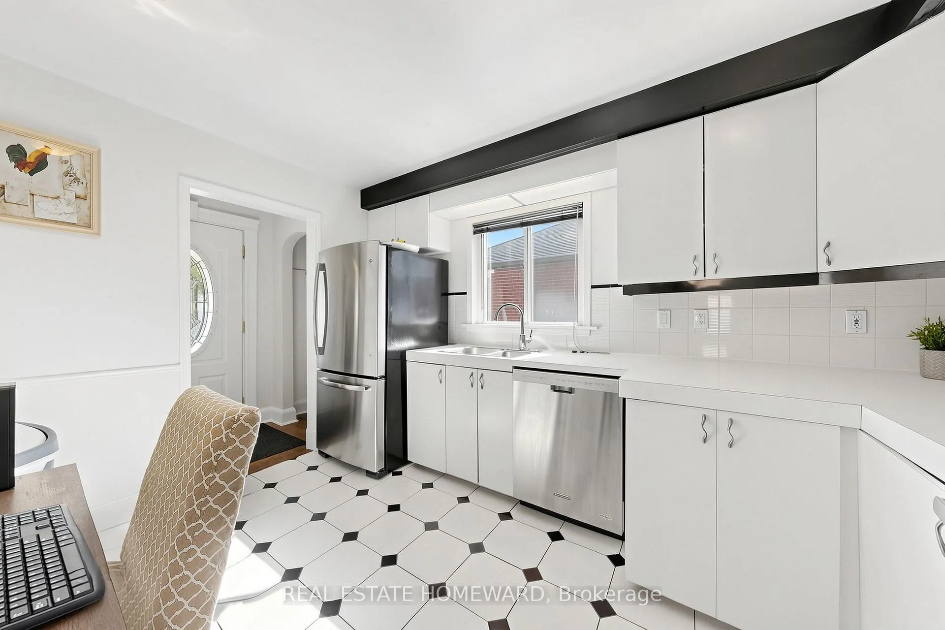Photo 6 of 40 Donora Drive, Toronto, Crescent Town — HOMEH