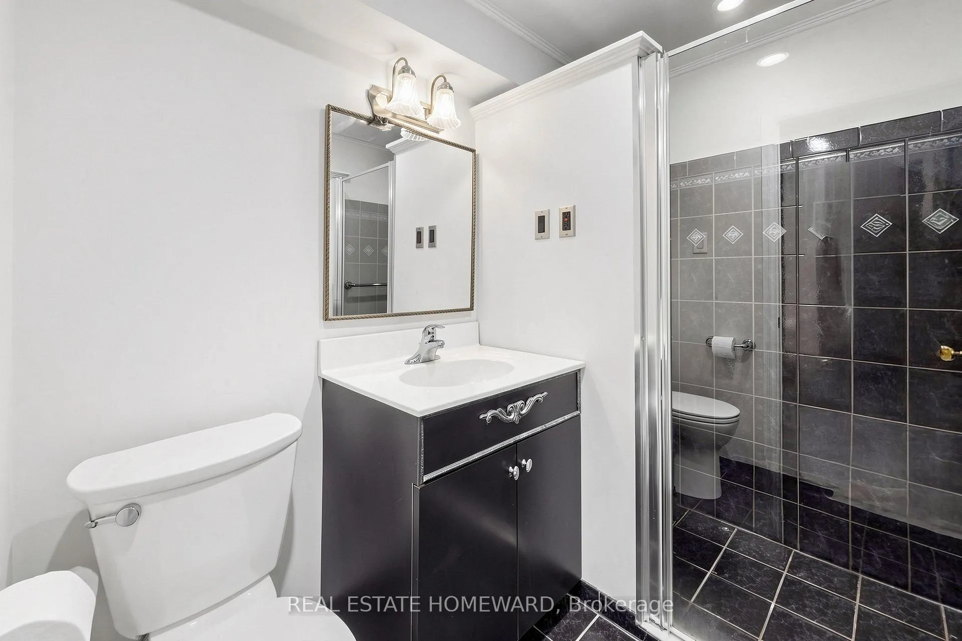 Photo 11 of 40 Donora Drive, Toronto, Crescent Town — HOMEH