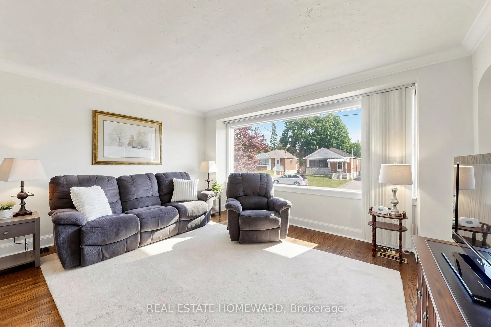 Photo 13 of 40 Donora Drive, Toronto, Crescent Town — HOMEH