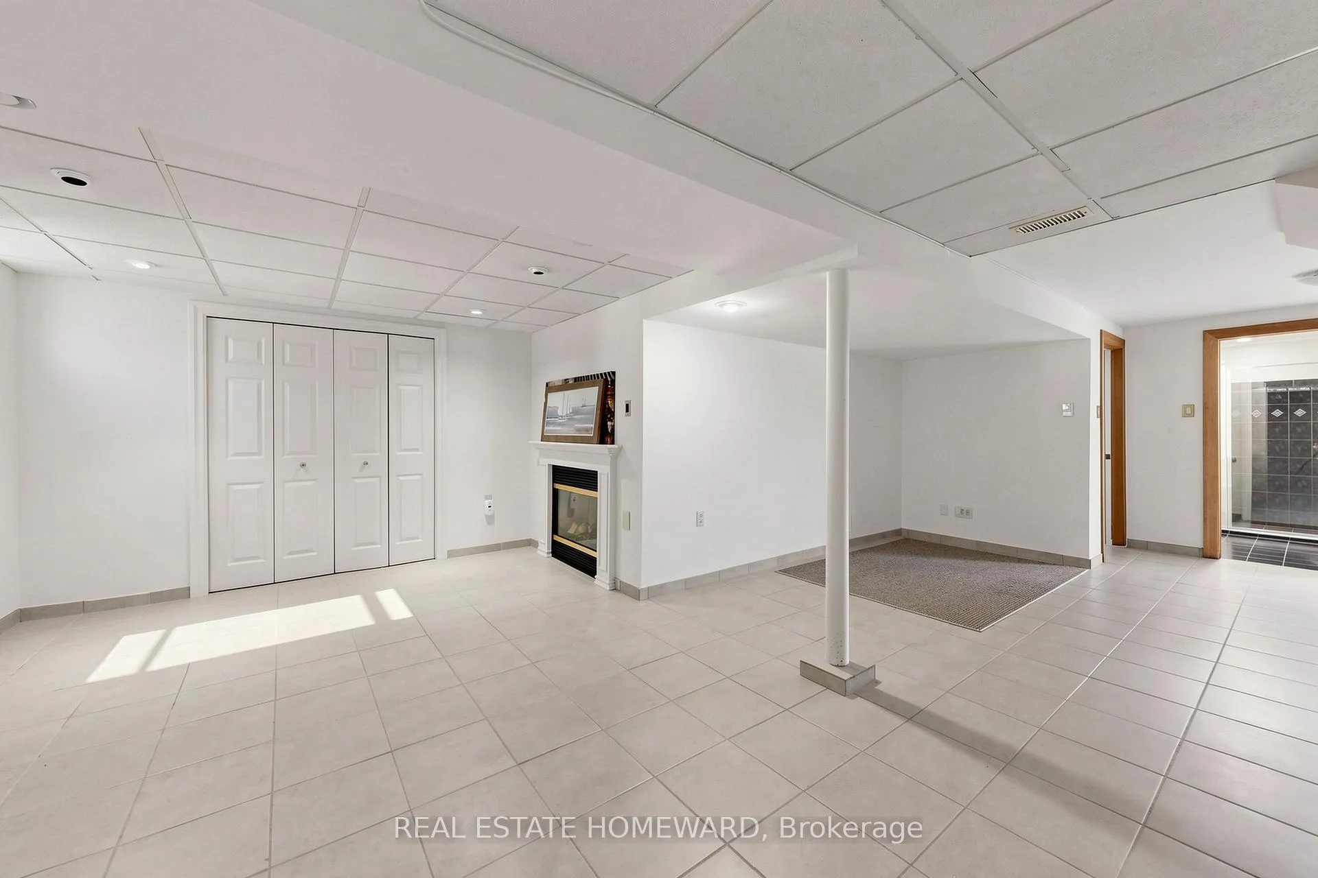 Photo 19 of 40 Donora Drive, Toronto, Crescent Town — HOMEH