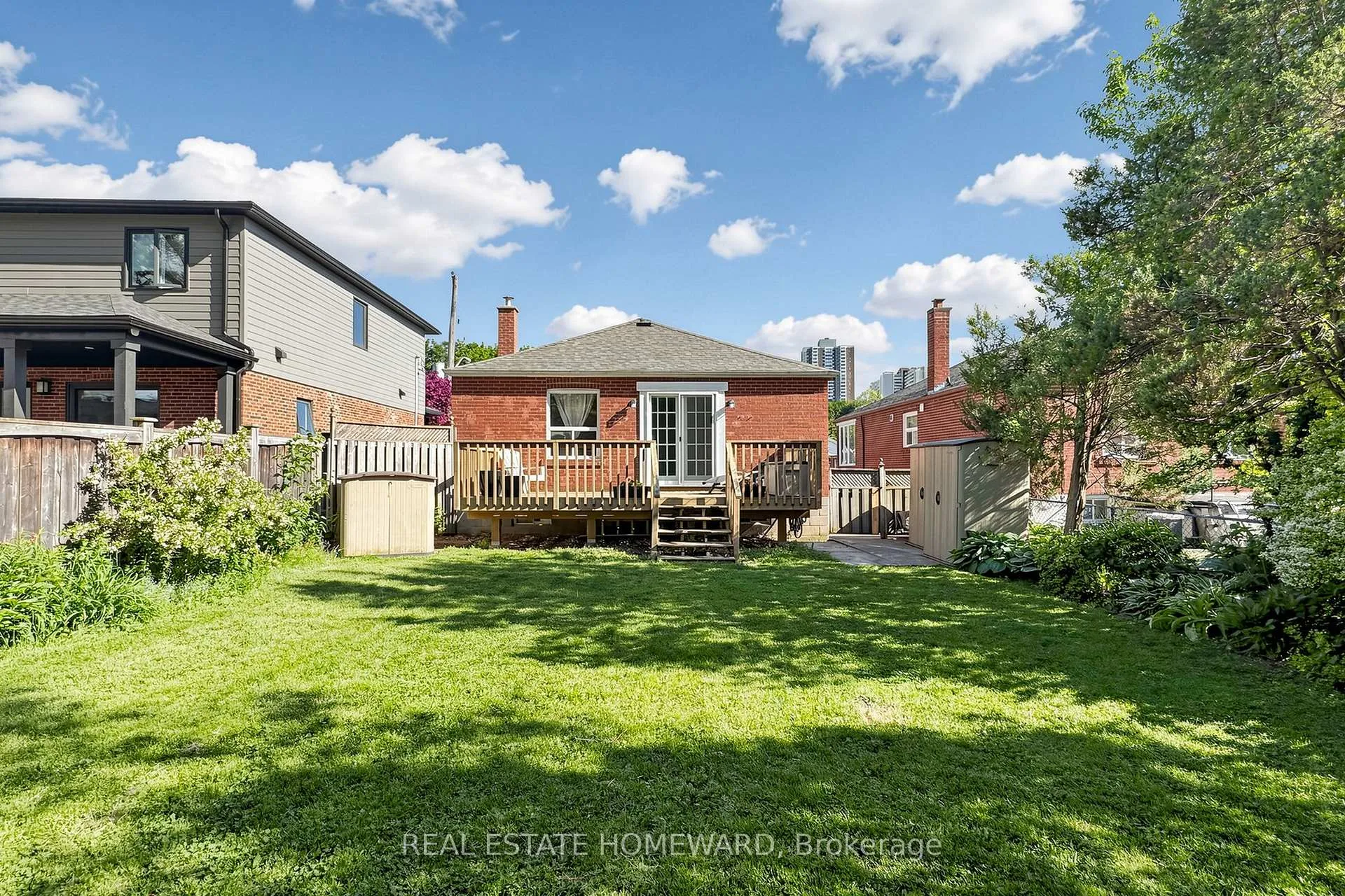 Photo 26 of 40 Donora Drive, Toronto, Crescent Town — HOMEH