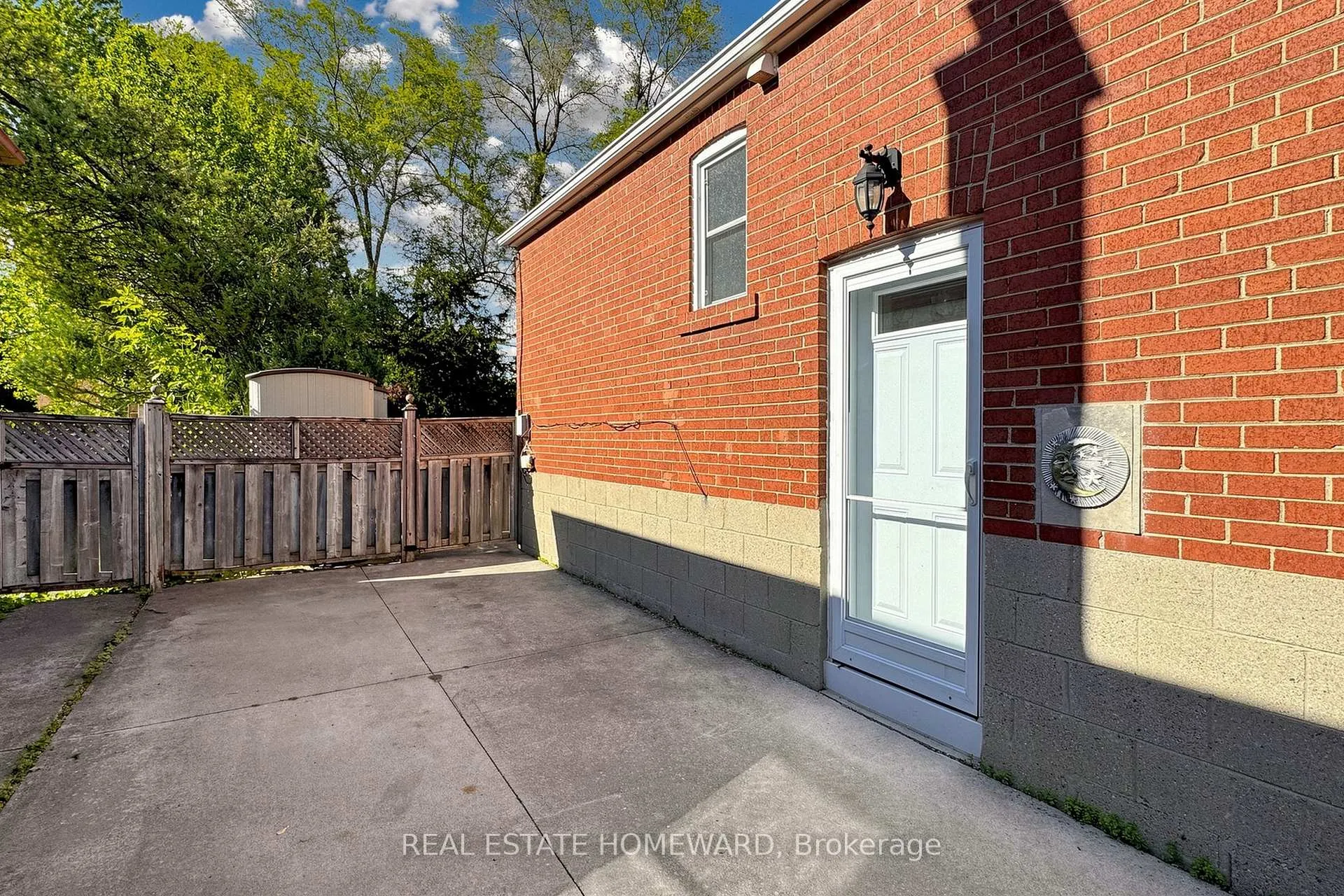 Photo 27 of 40 Donora Drive, Toronto, Crescent Town — HOMEH