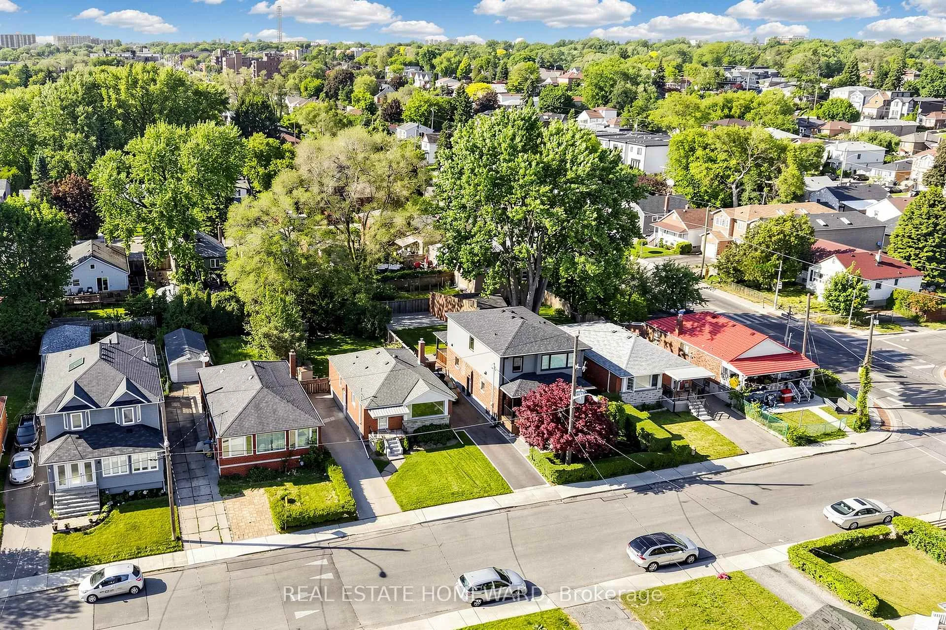 Photo 30 of 40 Donora Drive, Toronto, Crescent Town — HOMEH