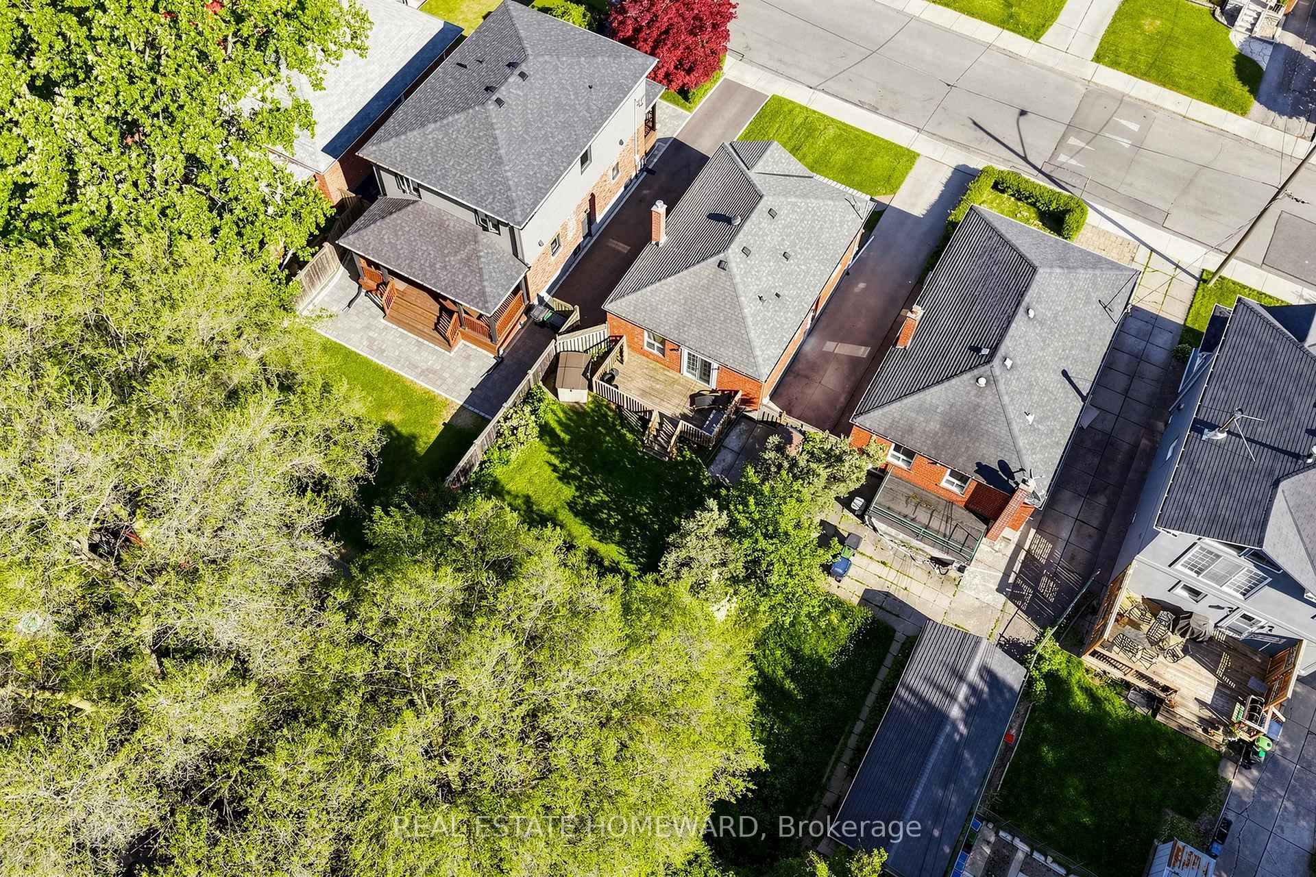 Photo 31 of 40 Donora Drive, Toronto, Crescent Town — HOMEH