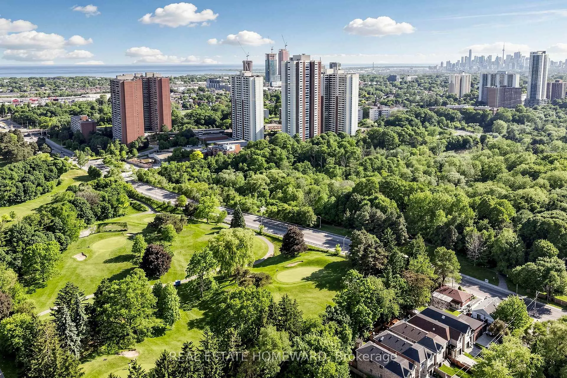 Photo 32 of 40 Donora Drive, Toronto, Crescent Town — HOMEH
