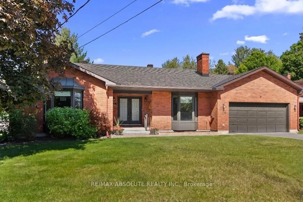 Photo 2 of 284 Harrington Street, Arnprior — HOMEH