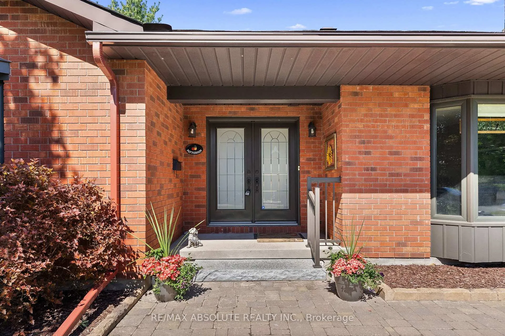 Photo 3 of 284 Harrington Street, Arnprior — HOMEH