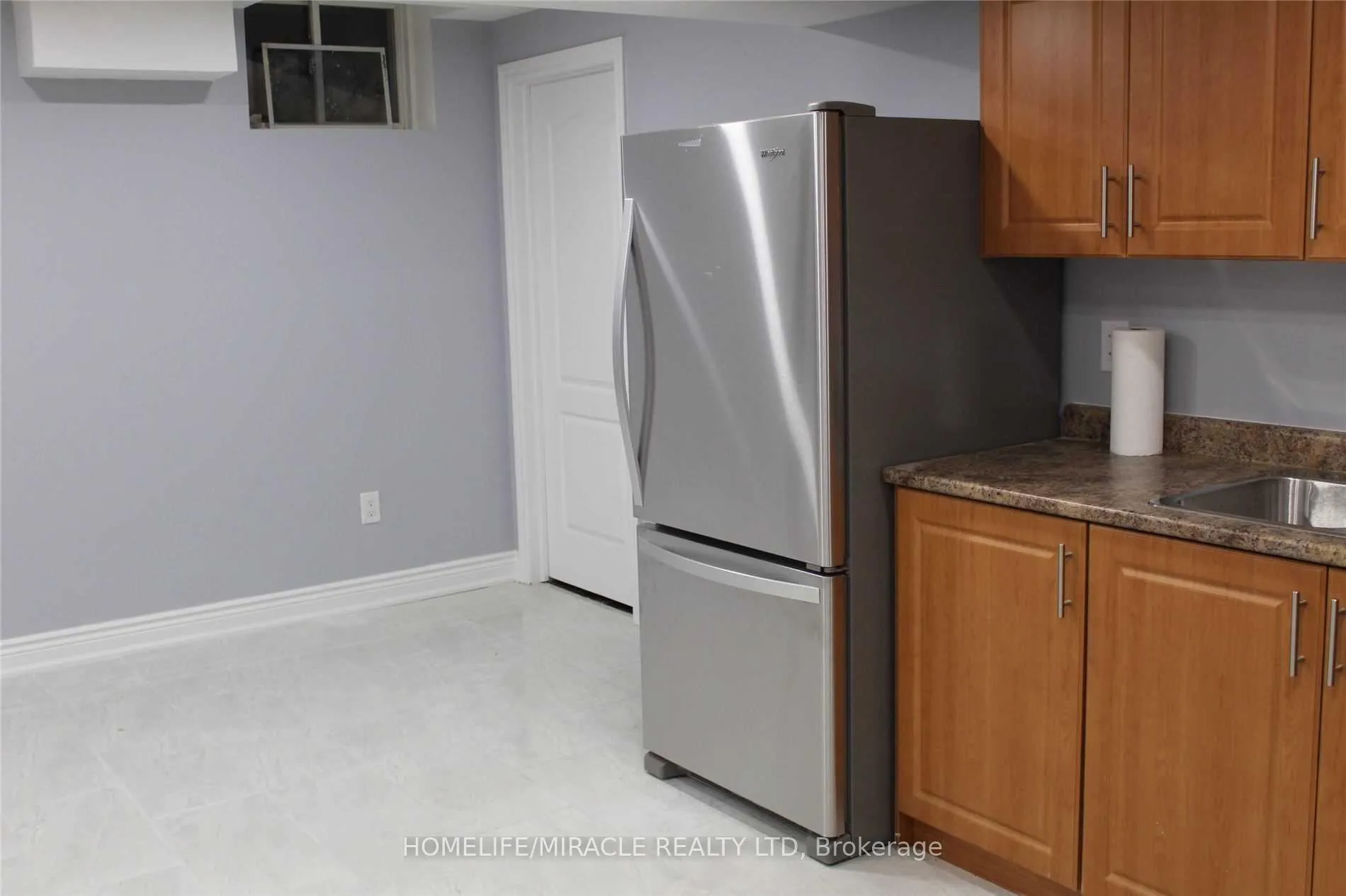 Photo 3 of Unit bsmt, 11 Emmett Circle, Brampton, Fletcher's Meadow — HOMEH