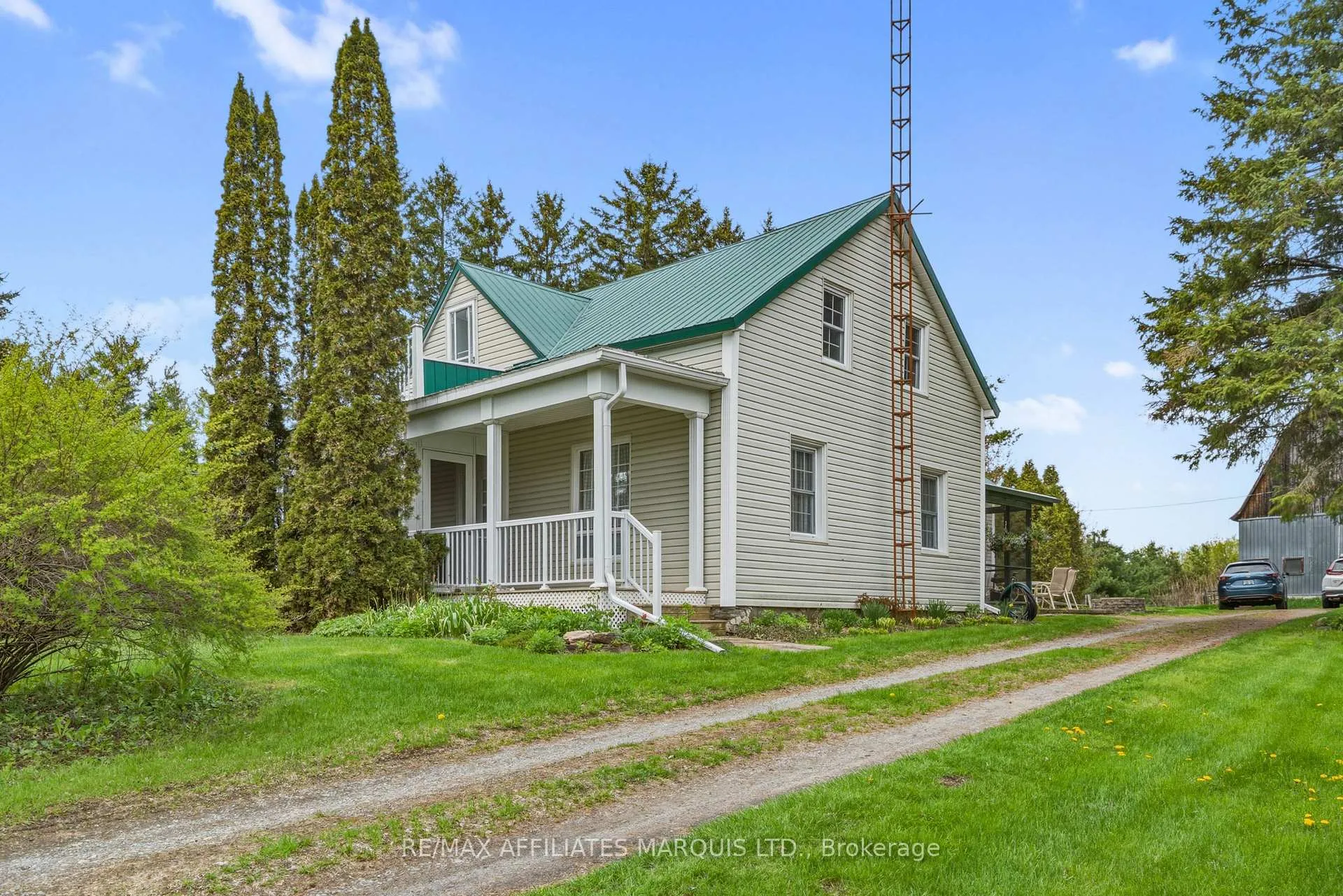 Photo 2 of 18973 Paragon Road, South Glengarry, South Glengarry (Charlottenburgh) Twp — HOMEH