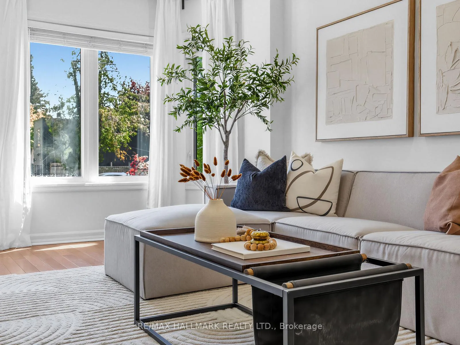Photo 4 of 62 Doncaster Avenue, Toronto, Woodbine-Lumsden — HOMEH