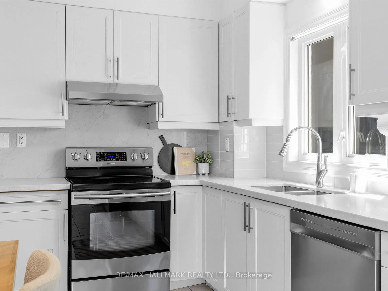 Photo 14 of 62 Doncaster Avenue, Toronto, Woodbine-Lumsden — HOMEH