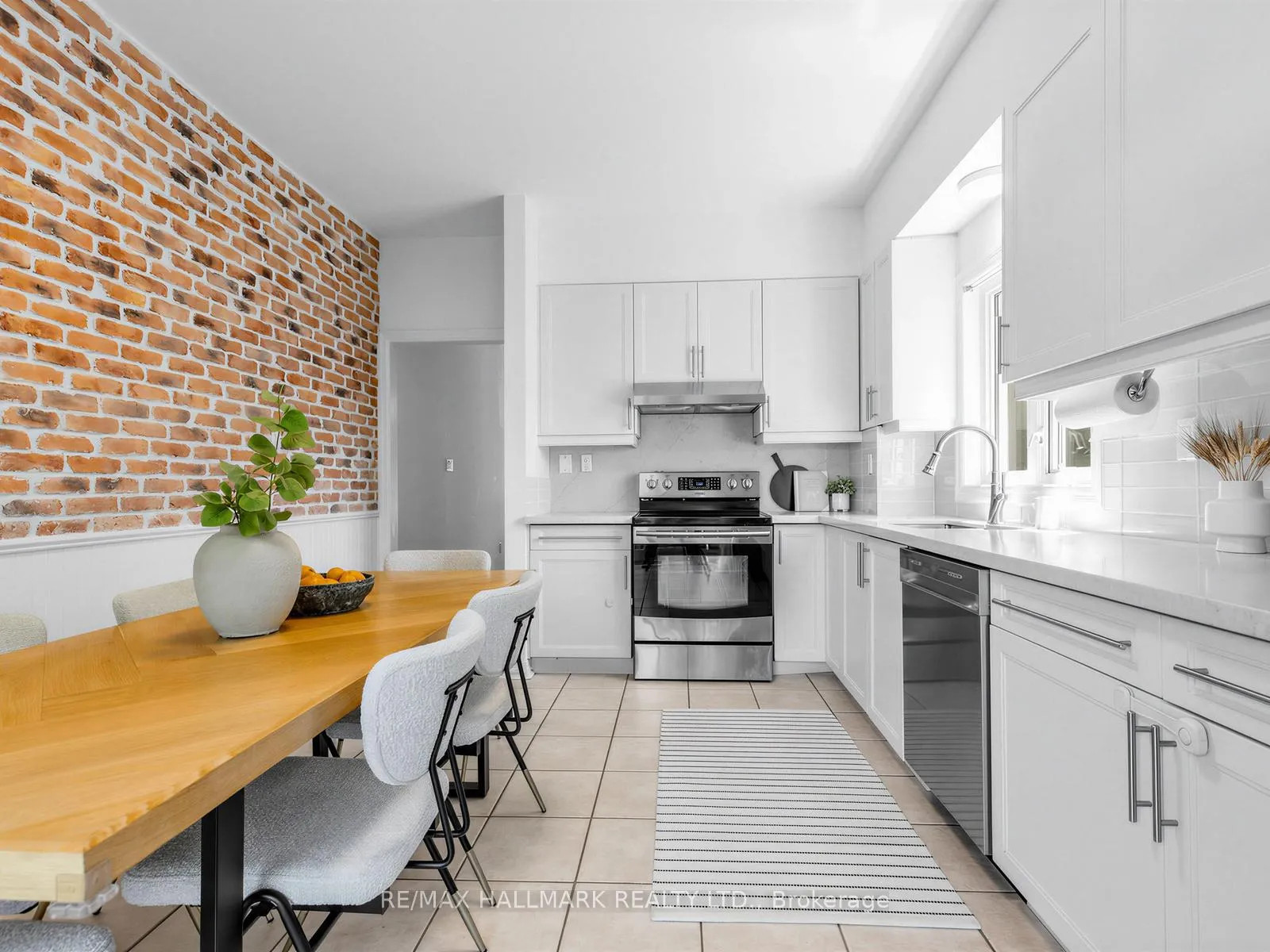 Photo 16 of 62 Doncaster Avenue, Toronto, Woodbine-Lumsden — HOMEH