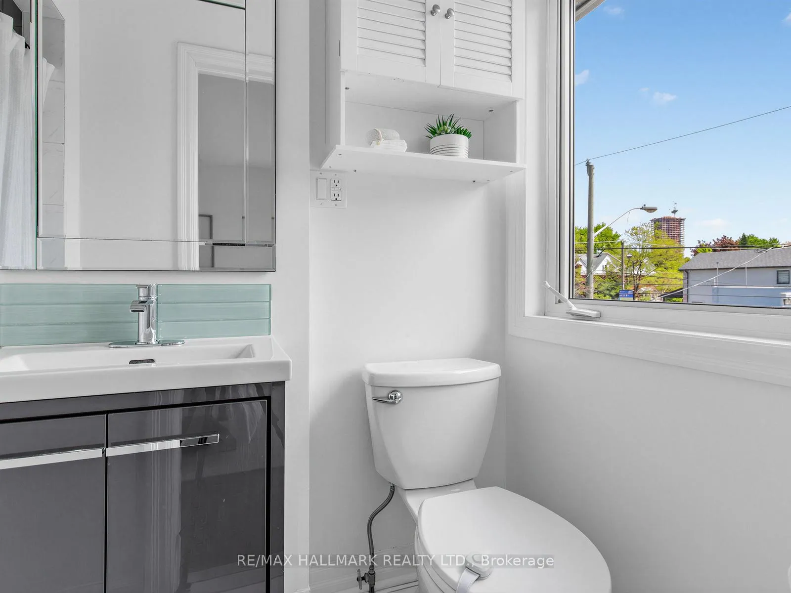 Photo 25 of 62 Doncaster Avenue, Toronto, Woodbine-Lumsden — HOMEH