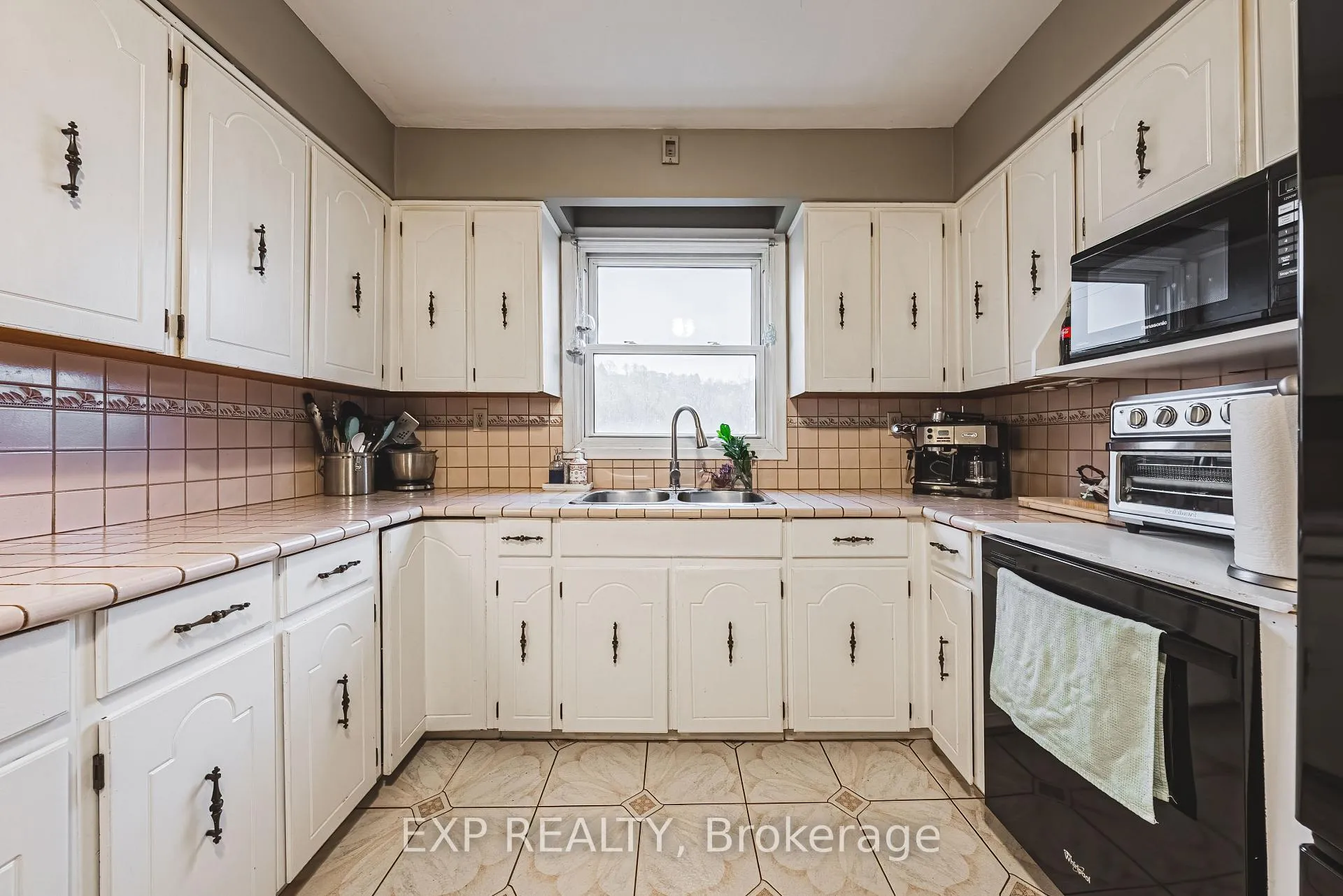 Photo 16 of 70 Webster Road, Hamilton, Gershome — HOMEH