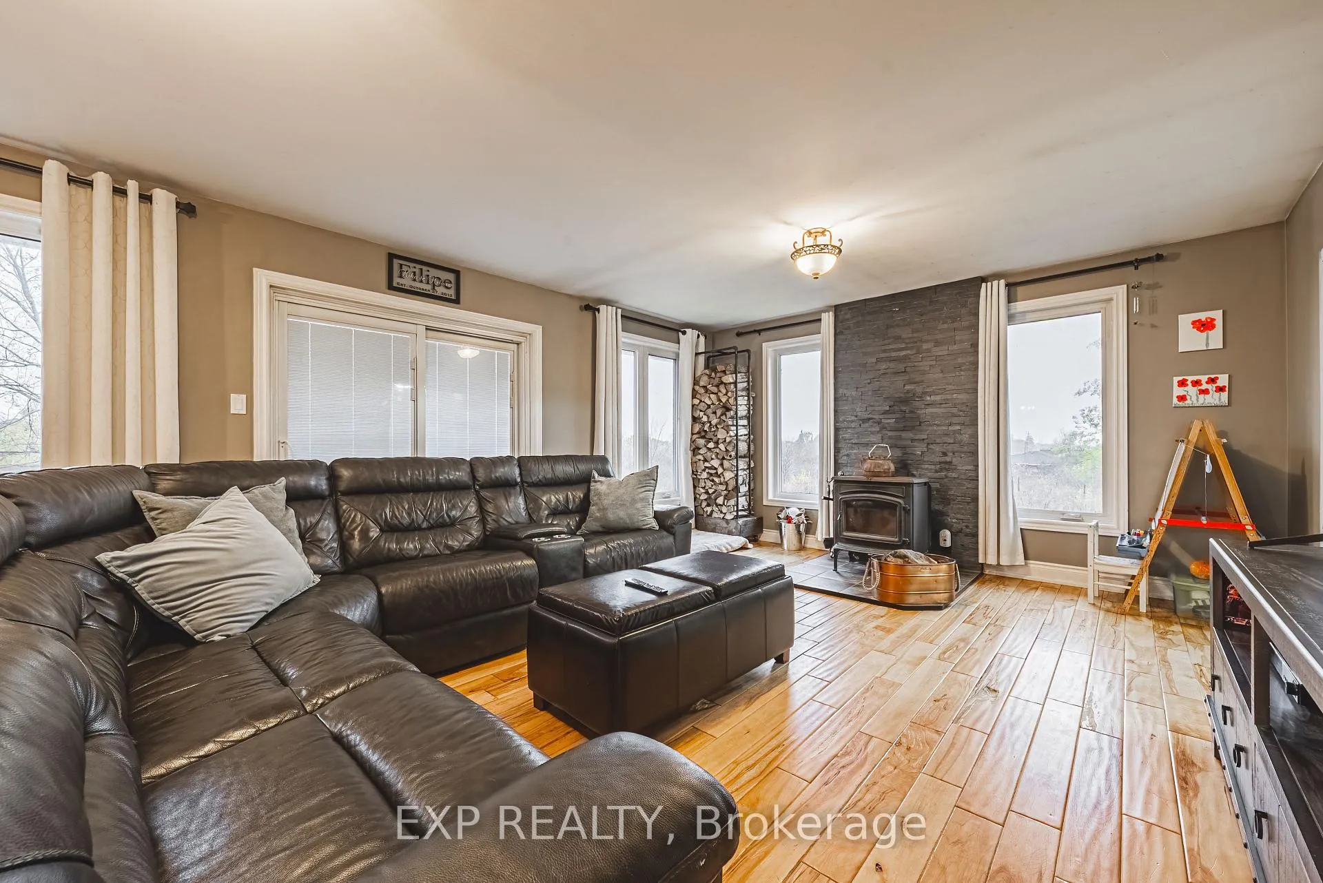 Photo 18 of 70 Webster Road, Hamilton, Gershome — HOMEH