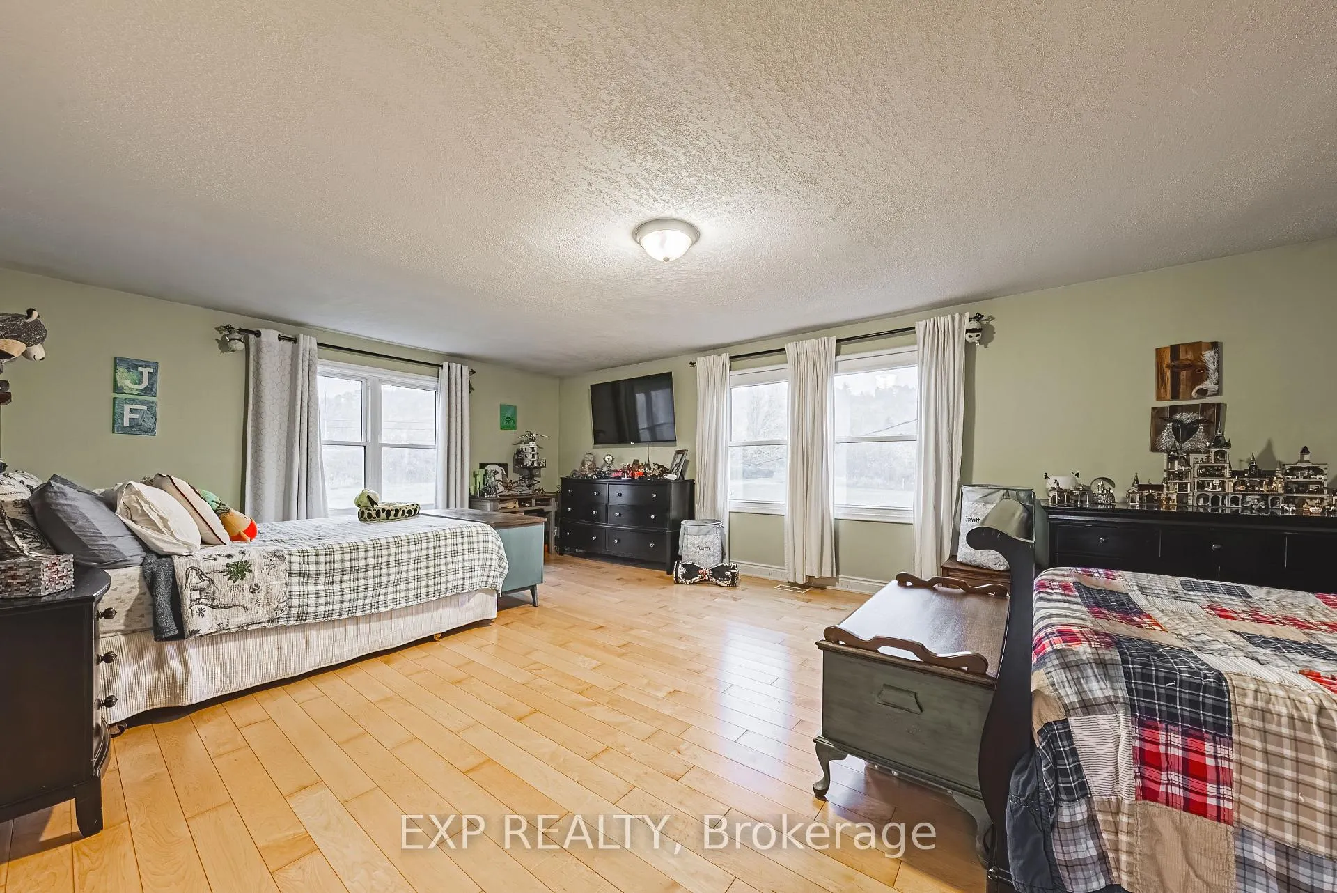 Photo 35 of 70 Webster Road, Hamilton, Gershome — HOMEH