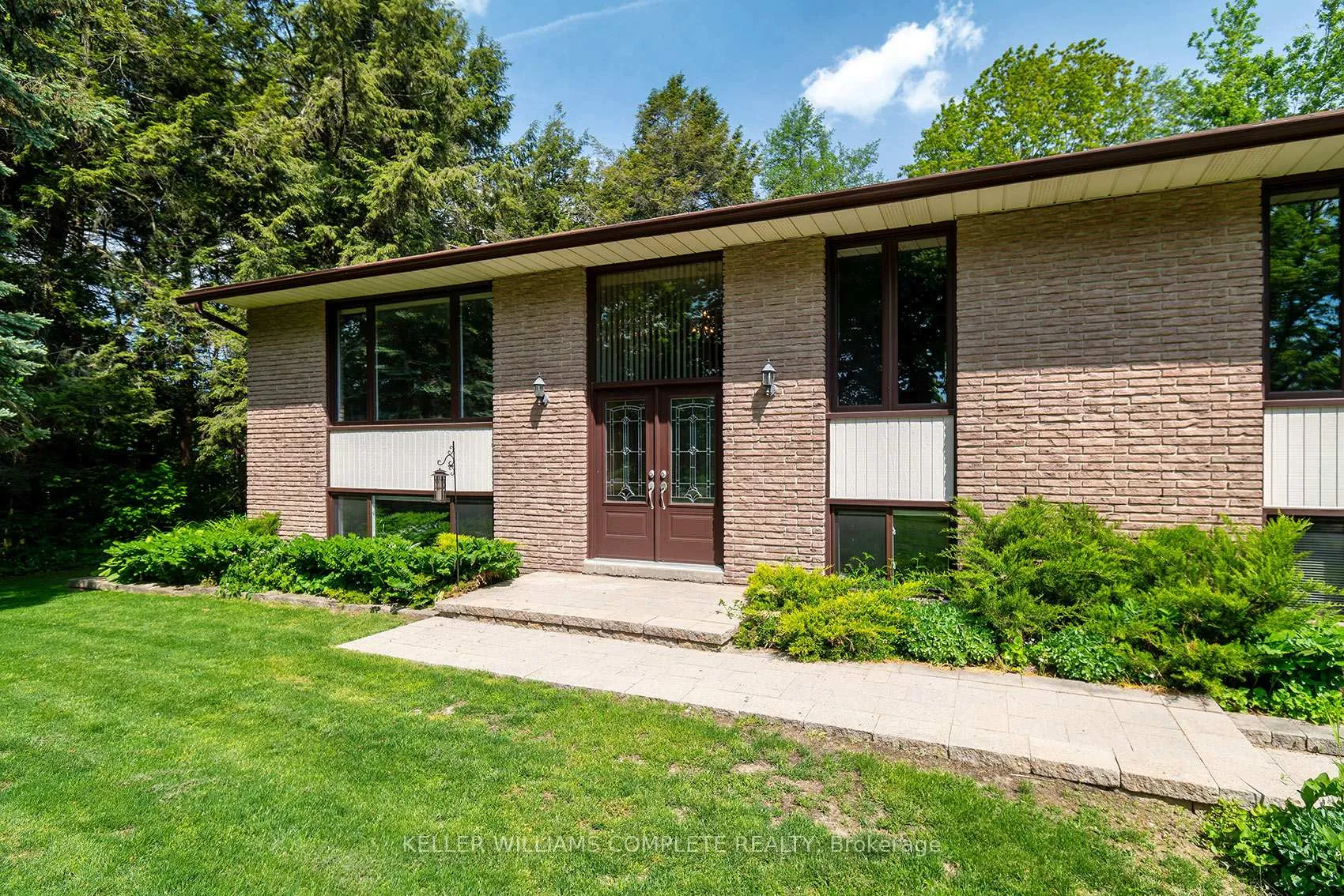 Photo 5 of 2364 14th Line, Innisfil, Rural Innisfil — HOMEH