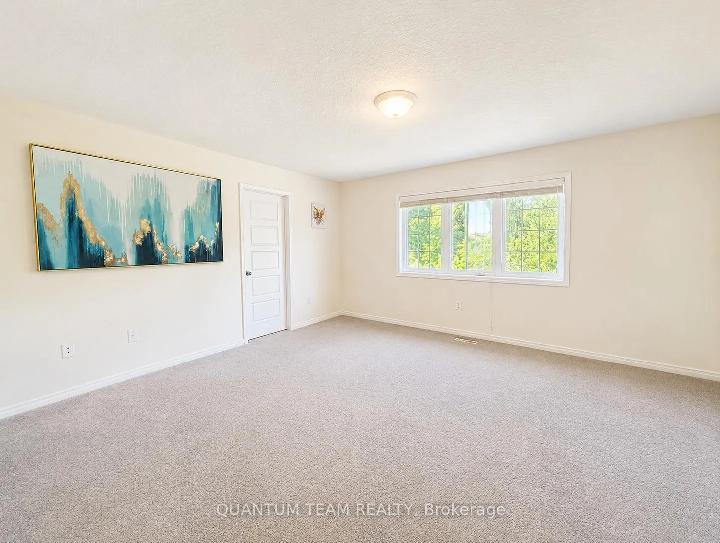Photo 5 of 7953 Hackberry Trail, Niagara Falls, Brown — HOMEH