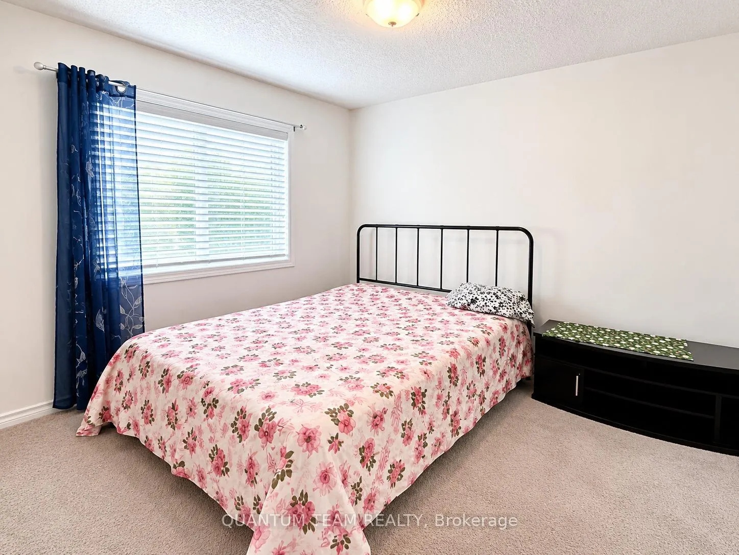 Photo 7 of 7953 Hackberry Trail, Niagara Falls, Brown — HOMEH
