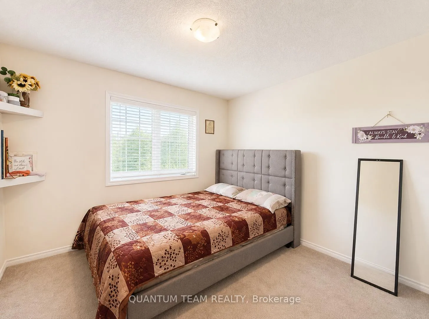 Photo 9 of 7953 Hackberry Trail, Niagara Falls, Brown — HOMEH