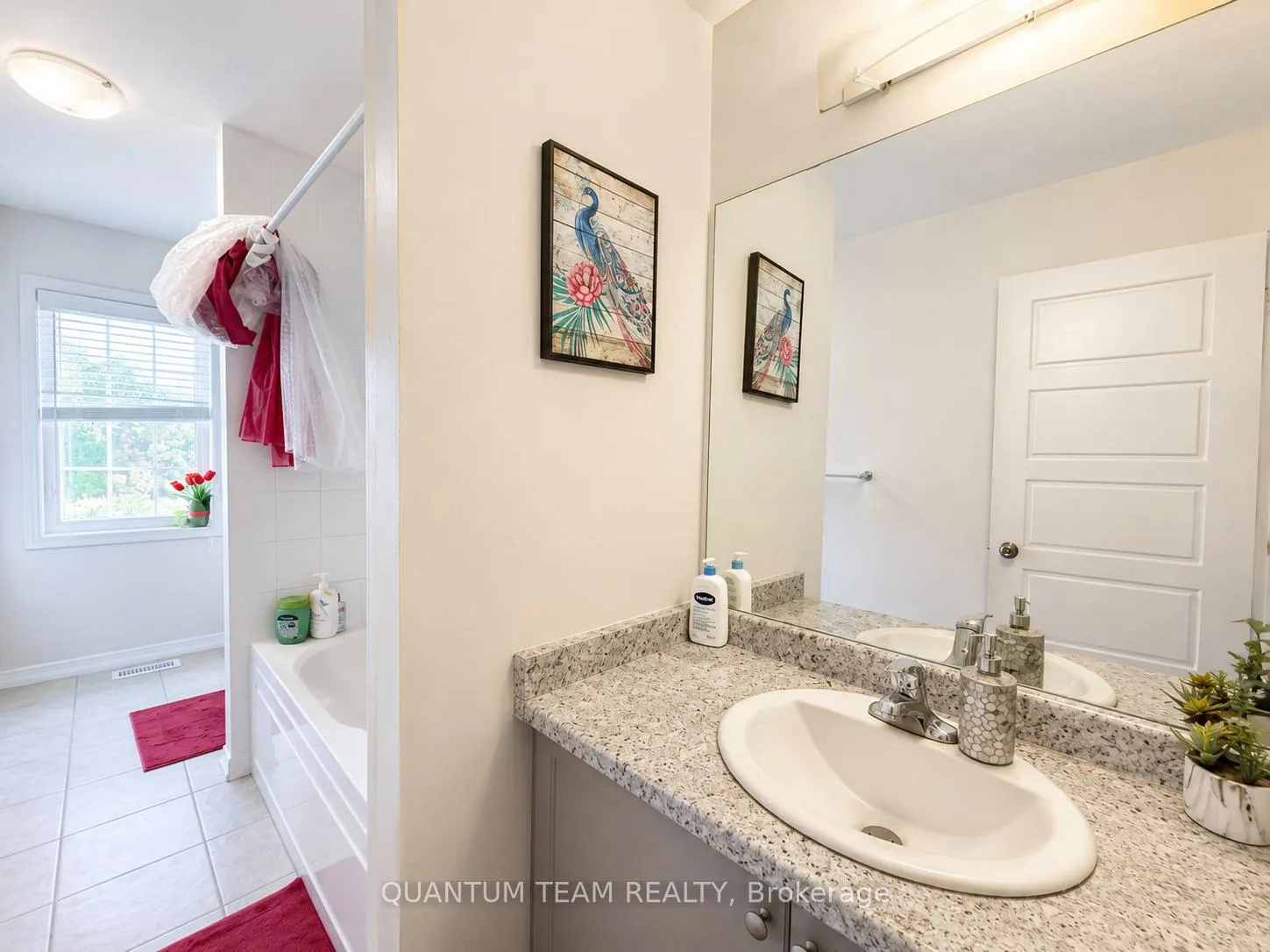 Photo 10 of 7953 Hackberry Trail, Niagara Falls, Brown — HOMEH
