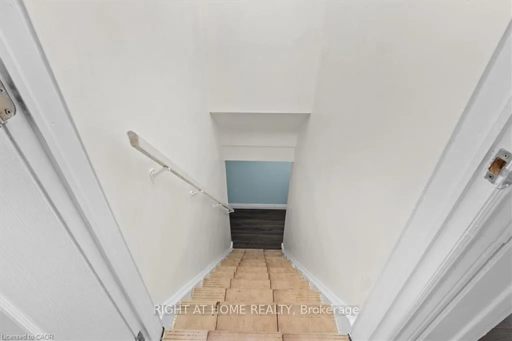 Photo 2 of Unit Lower Level, 134 Victor Boulevard, Hamilton, Greeningdon — HOMEH