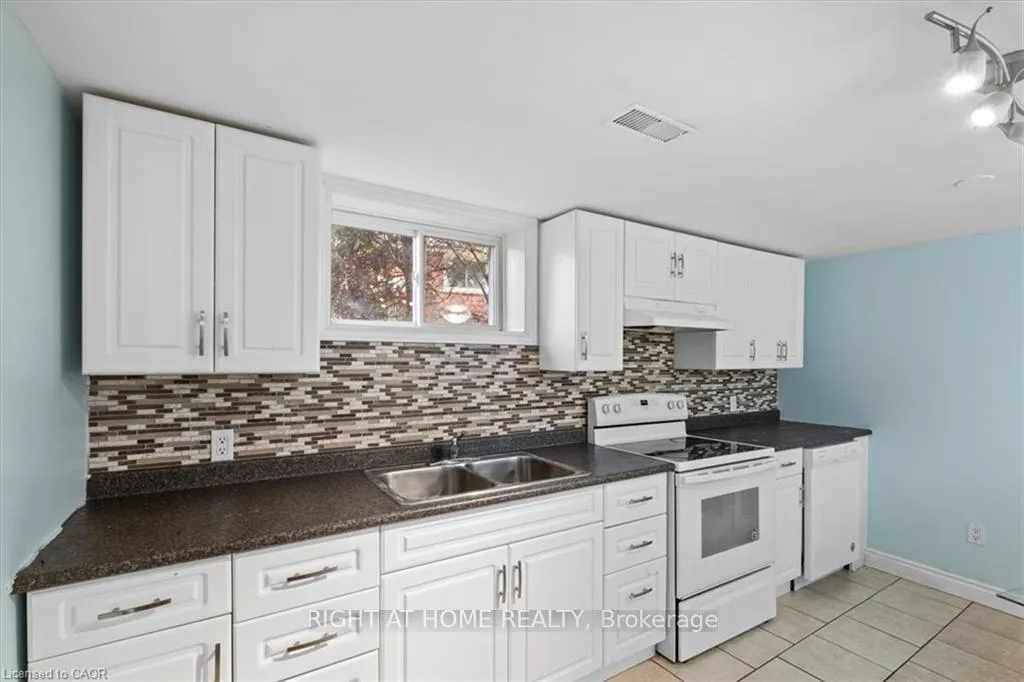 Photo 5 of Unit Lower Level, 134 Victor Boulevard, Hamilton, Greeningdon — HOMEH