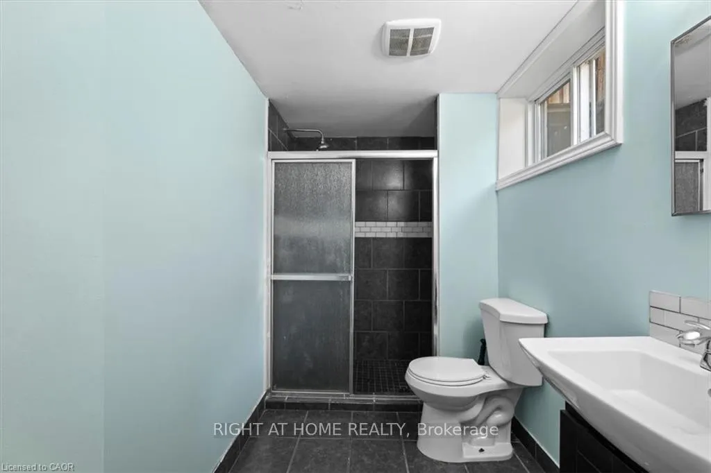 Photo 16 of Unit Lower Level, 134 Victor Boulevard, Hamilton, Greeningdon — HOMEH