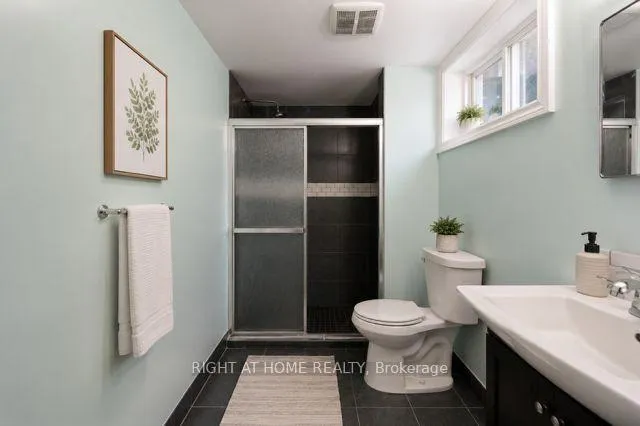Photo 17 of Unit Lower Level, 134 Victor Boulevard, Hamilton, Greeningdon — HOMEH