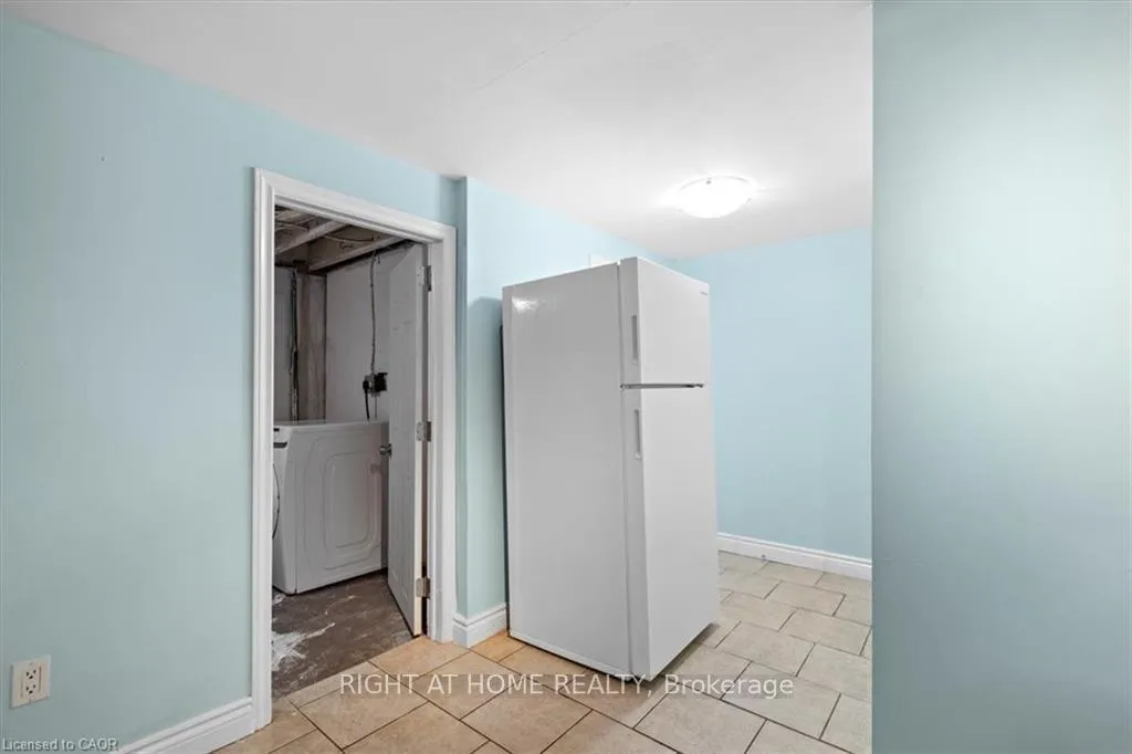 Photo 18 of Unit Lower Level, 134 Victor Boulevard, Hamilton, Greeningdon — HOMEH