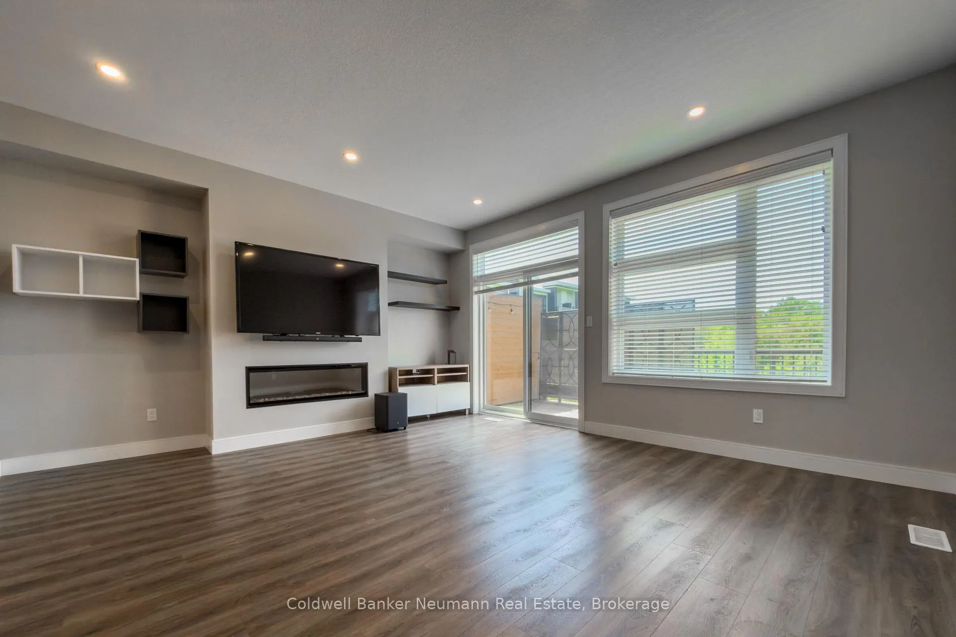 Photo 4 of Unit 65, 60 Arkell Road, Guelph, Kortright East — HOMEH
