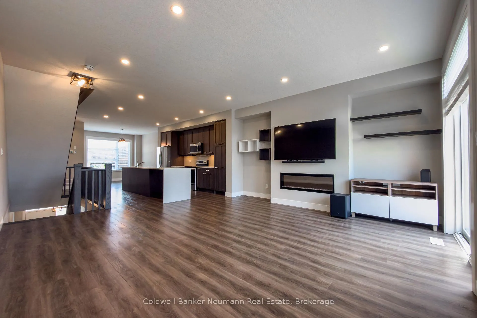 Photo 5 of Unit 65, 60 Arkell Road, Guelph, Kortright East — HOMEH