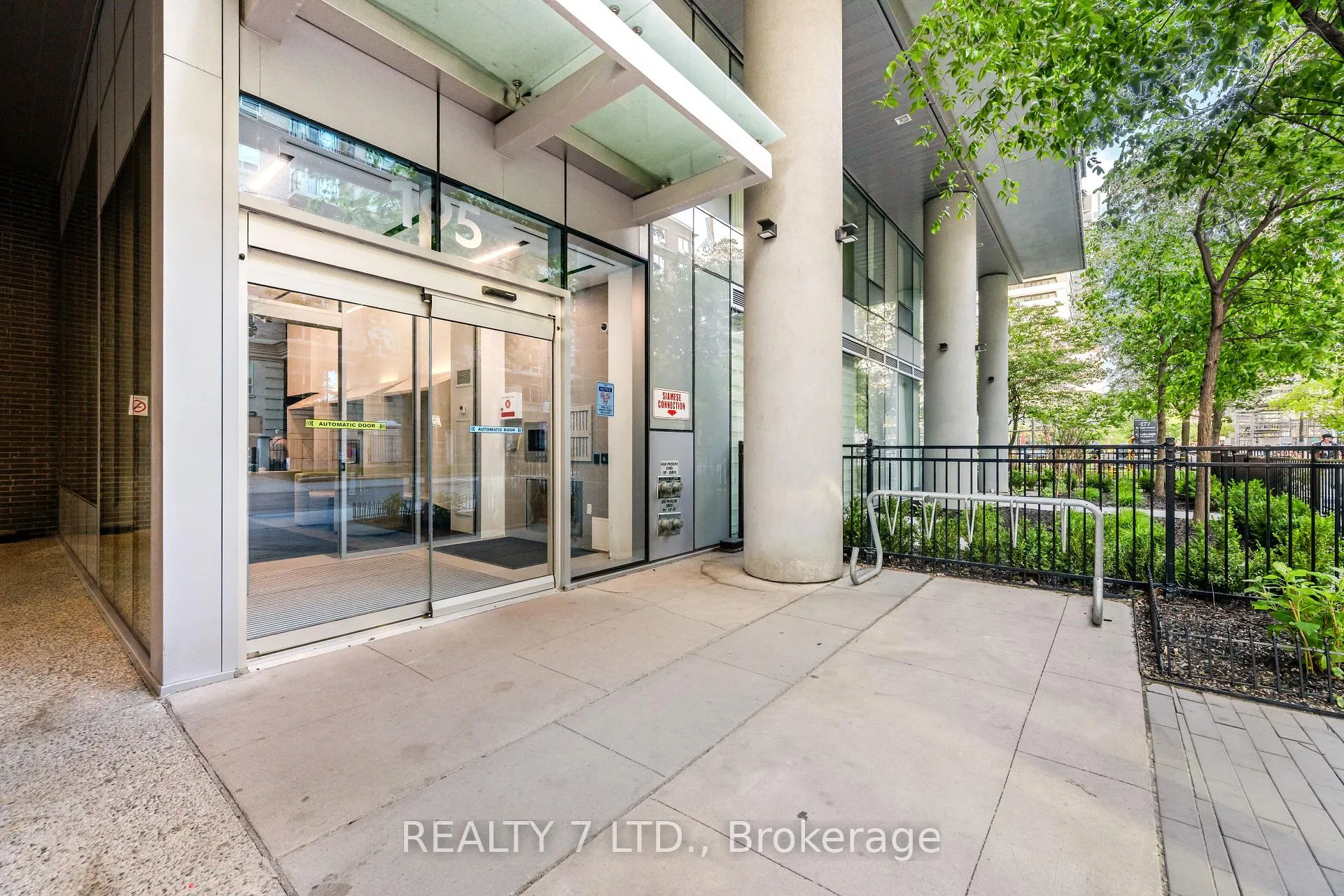 Photo 5 of Unit 2714, 195 Redpath Avenue, Toronto, Mount Pleasant East — HOMEH