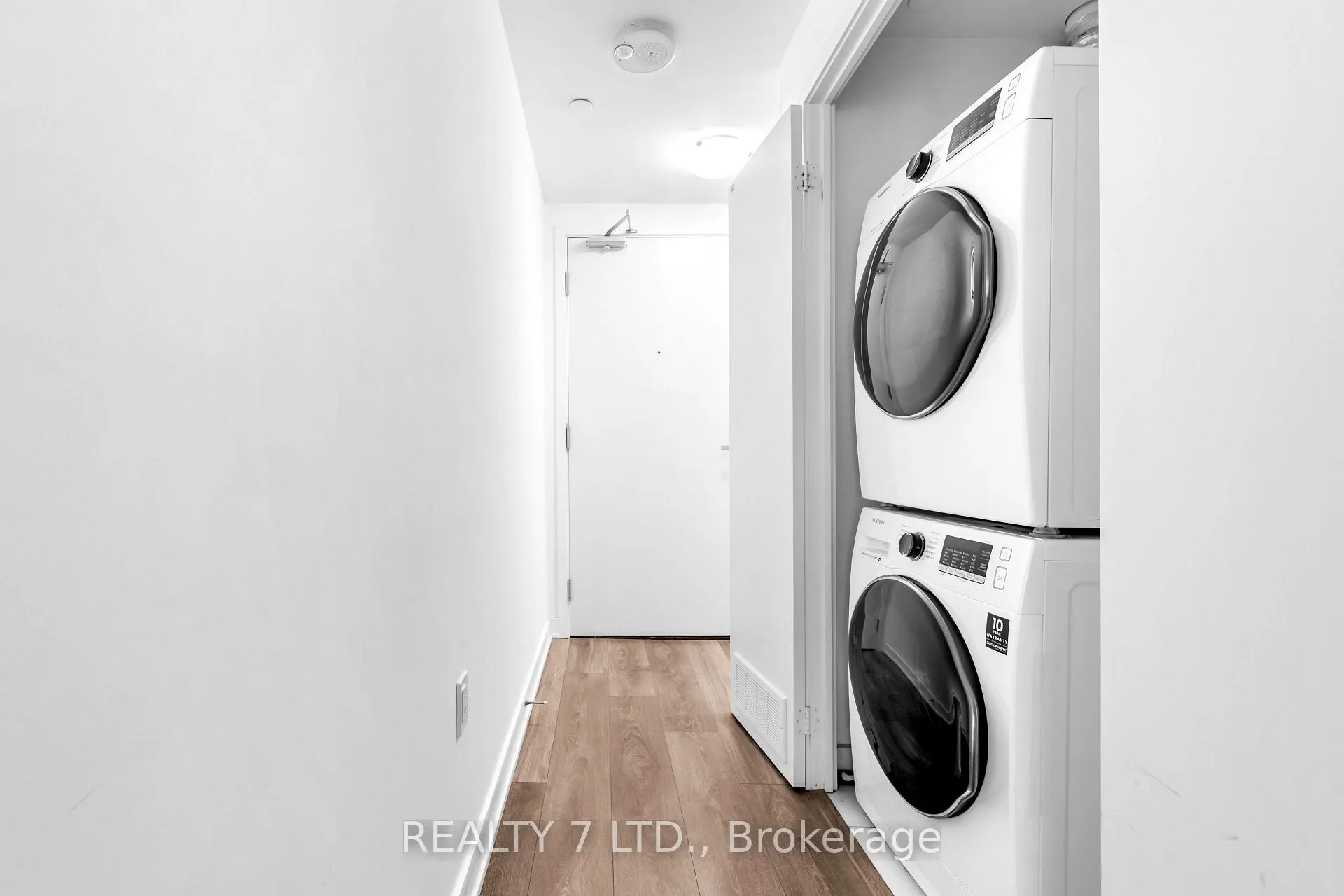 Photo 13 of Unit 2714, 195 Redpath Avenue, Toronto, Mount Pleasant East — HOMEH