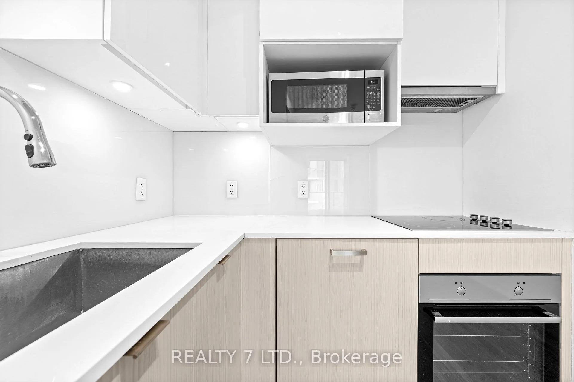 Photo 17 of Unit 2714, 195 Redpath Avenue, Toronto, Mount Pleasant East — HOMEH