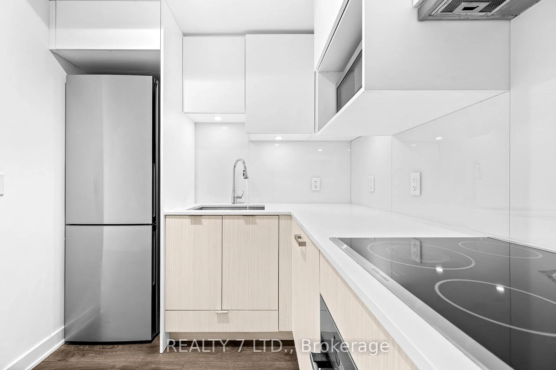 Photo 18 of Unit 2714, 195 Redpath Avenue, Toronto, Mount Pleasant East — HOMEH