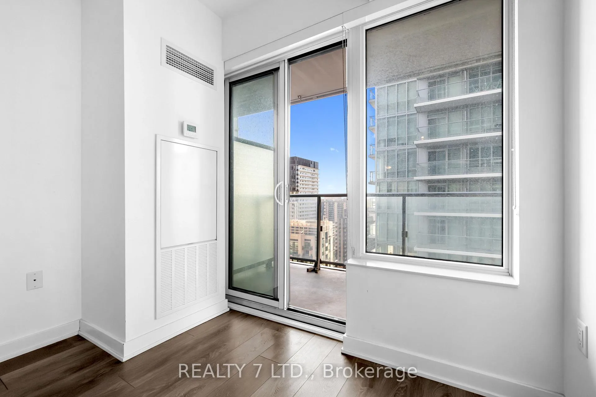 Photo 24 of Unit 2714, 195 Redpath Avenue, Toronto, Mount Pleasant East — HOMEH