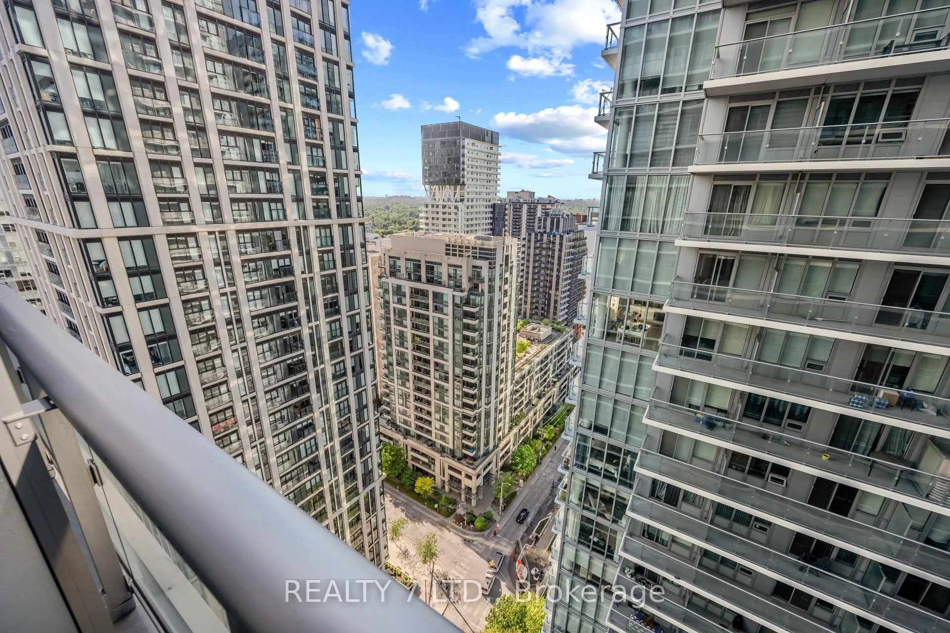 Photo 28 of Unit 2714, 195 Redpath Avenue, Toronto, Mount Pleasant East — HOMEH