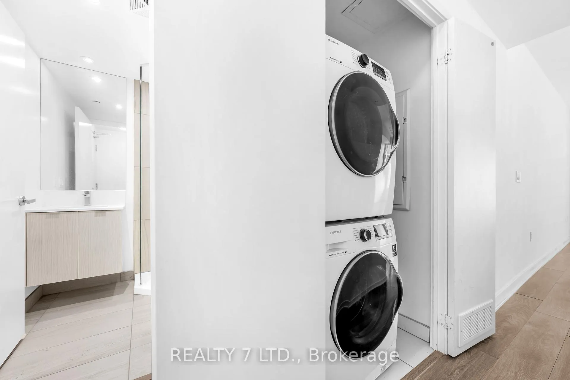 Photo 31 of Unit 2714, 195 Redpath Avenue, Toronto, Mount Pleasant East — HOMEH