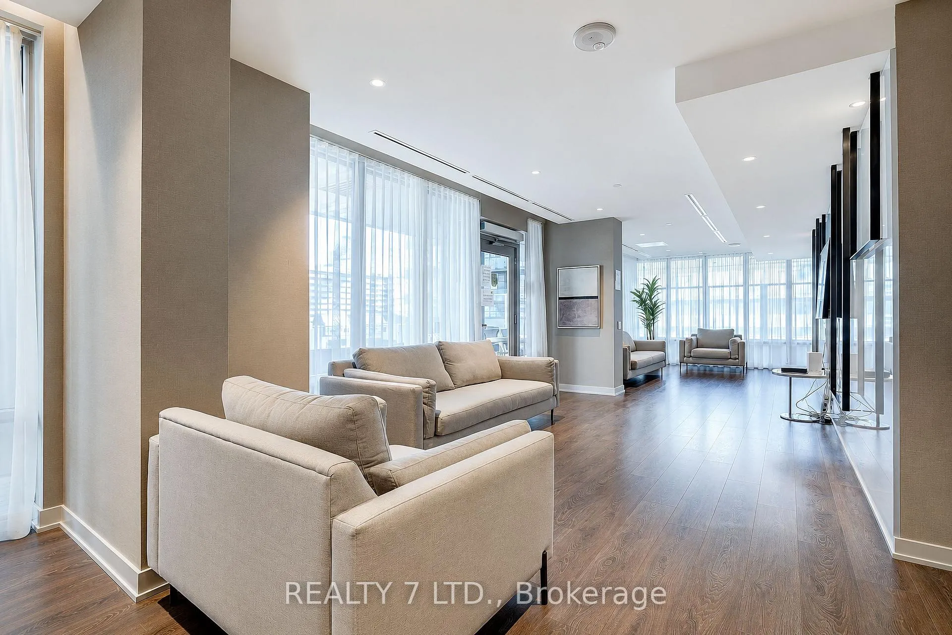 Photo 46 of Unit 2714, 195 Redpath Avenue, Toronto, Mount Pleasant East — HOMEH